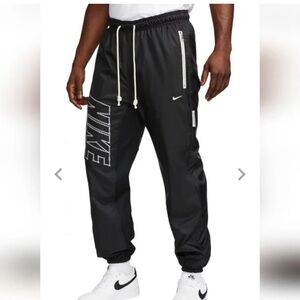 Nike Men's black track therma fit joggers size small